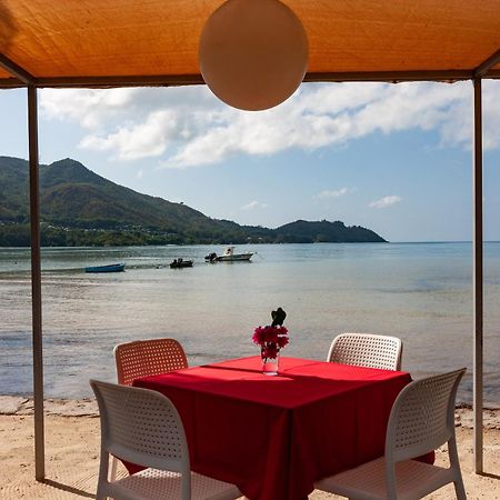 Sea View Lodge Baie Sainte Anne Exterior photo